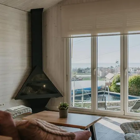 Petit Luxe Pineda Holiday home *