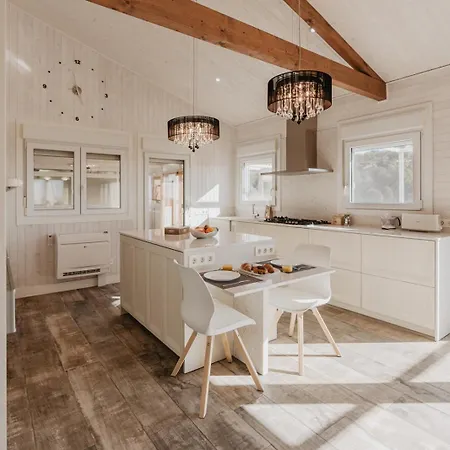 Petit Luxe Pineda Holiday home